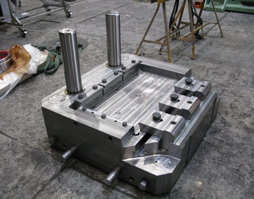 Kovací lisy 1600 a&nbsp;2500 tun